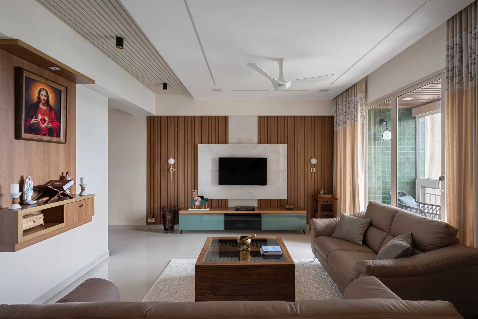 Jobins Chirackel Apartment interior photo 1