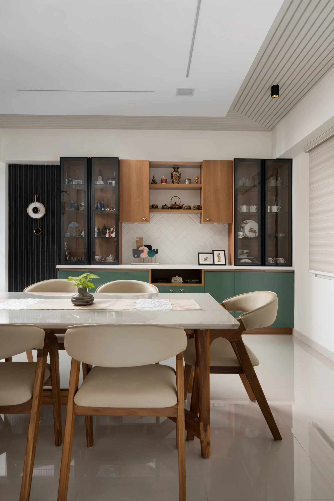 Jobins Chirackel Apartment interior photo 5