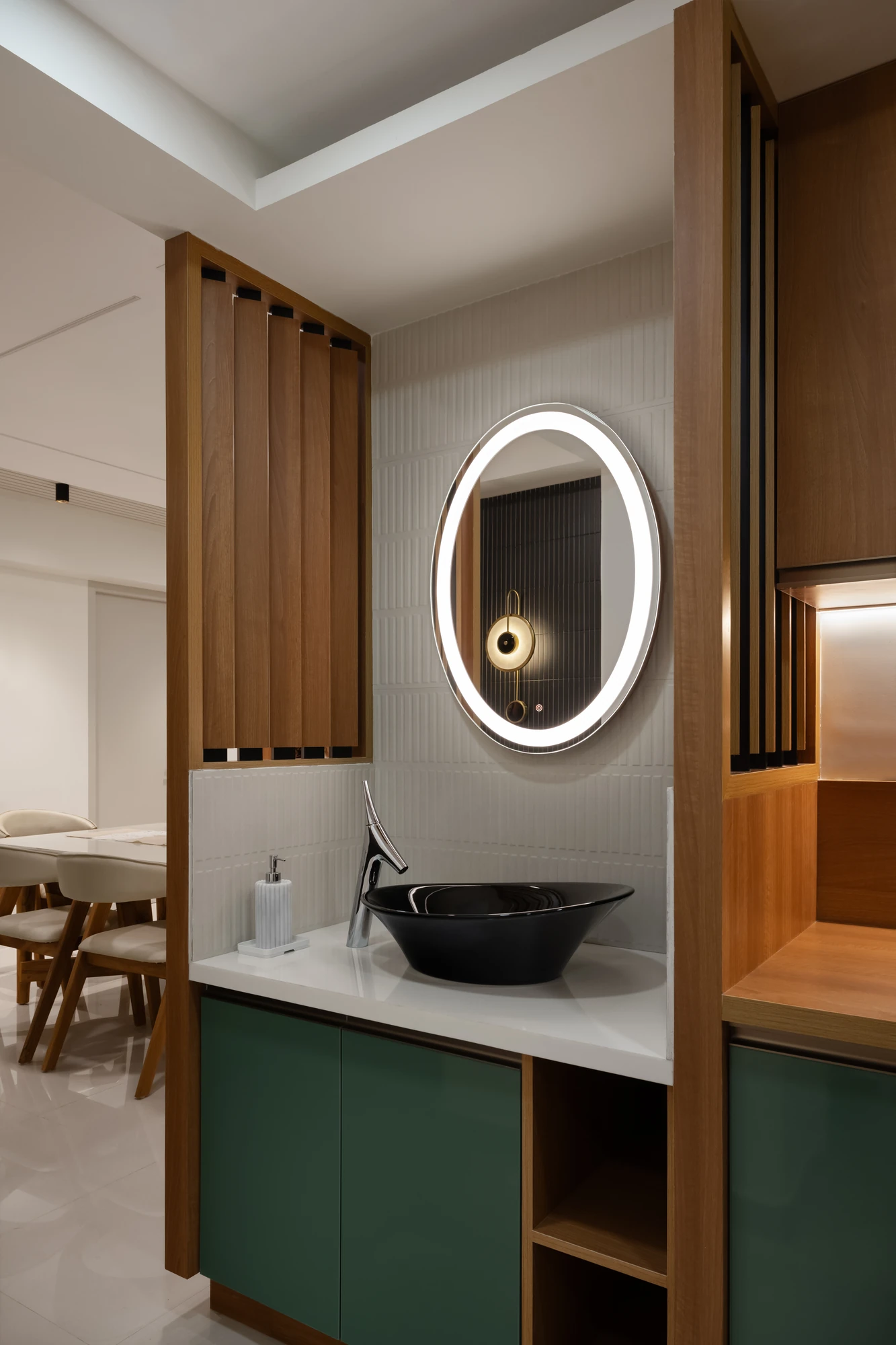 Jobins Chirackel Apartment interior photo 9