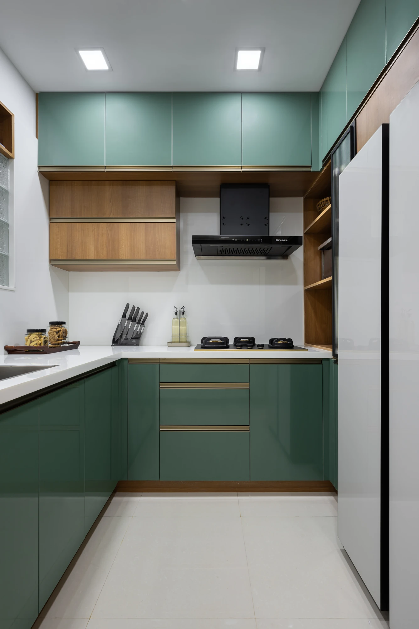 Jobins Chirackel Apartment interior photo 12