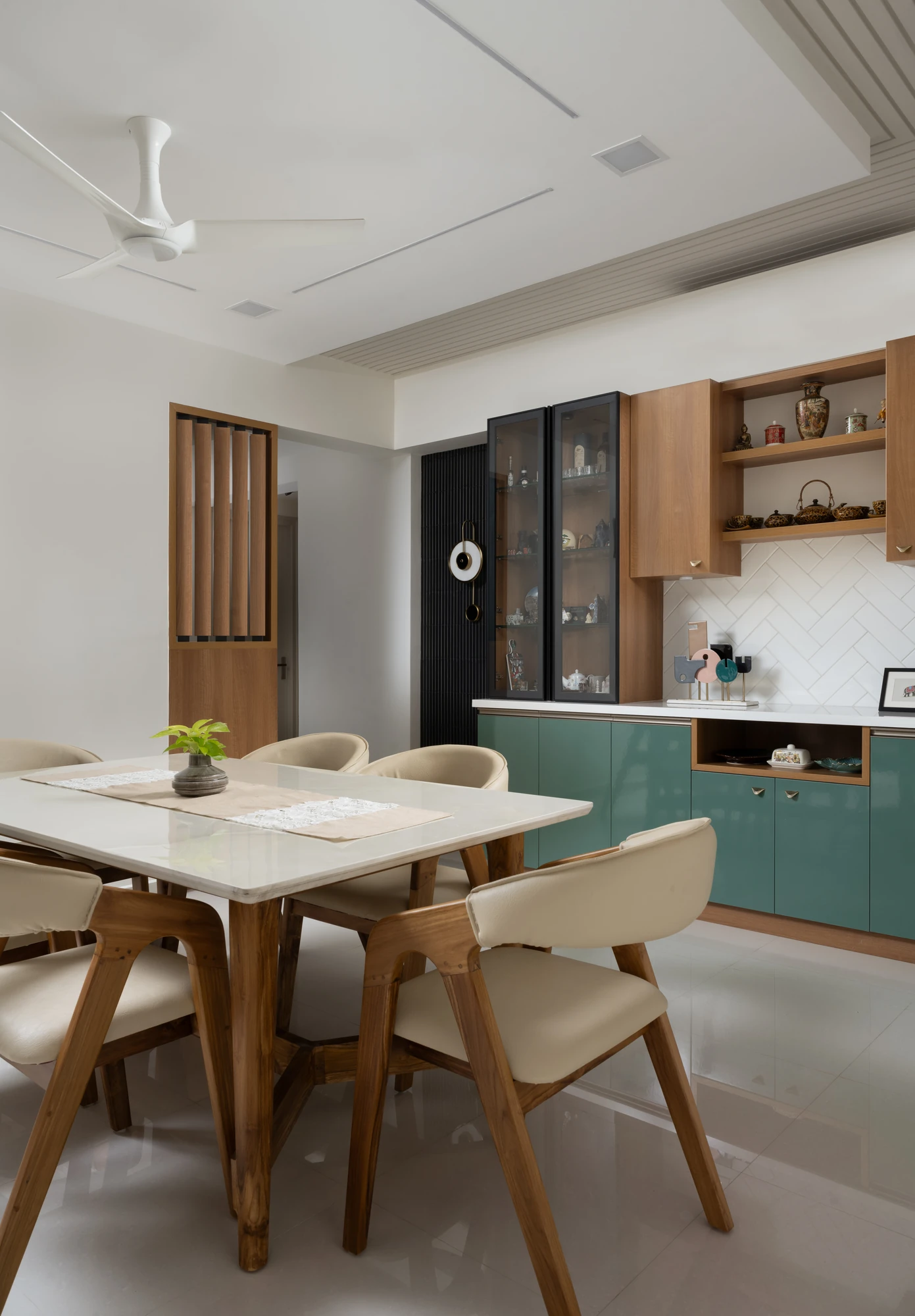 Jobins Chirackel Apartment interior photo 17