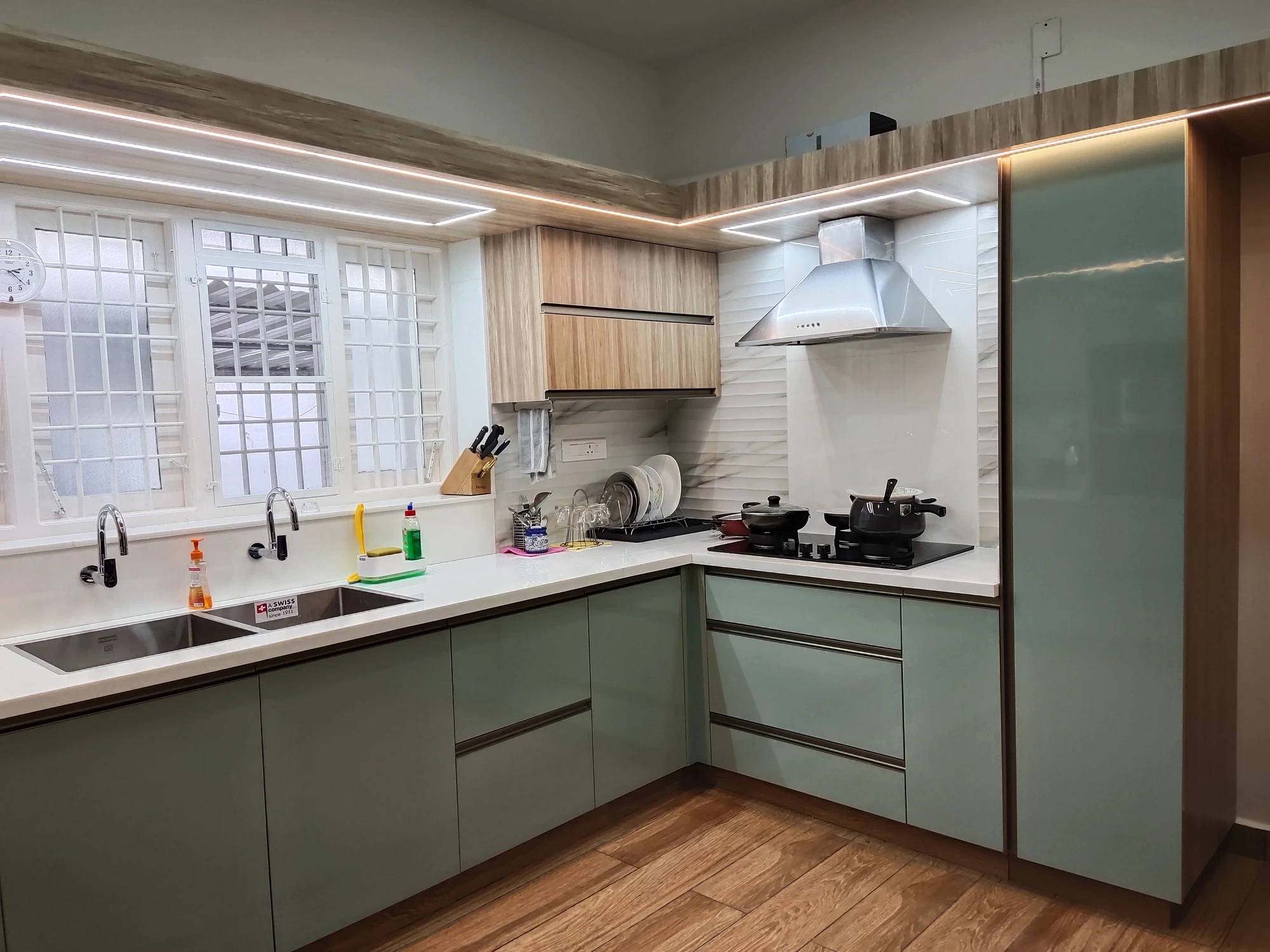 George Residence interior photo 2